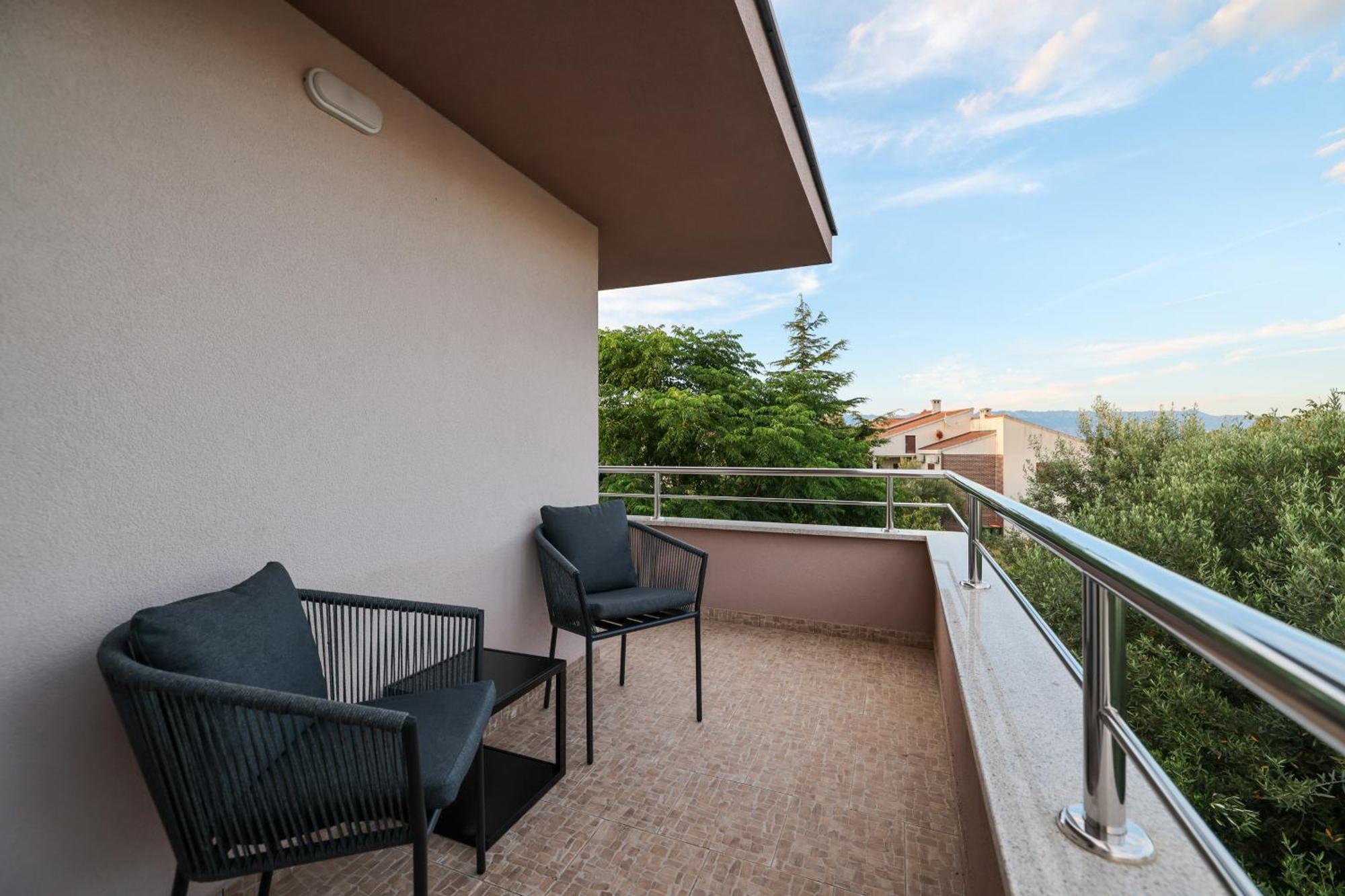 Apartments Anita Nin Exterior photo